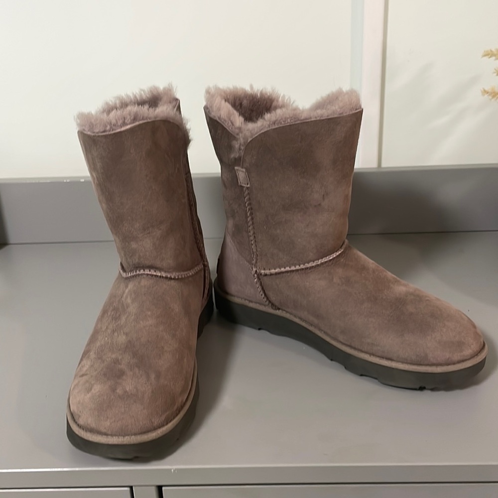 Stormy Gray Women’s Uggs